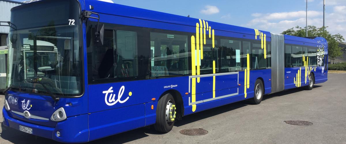 Laon, France, Bus in mobility