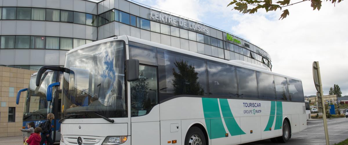 Un bus Touriscar (STIHS) en mobility